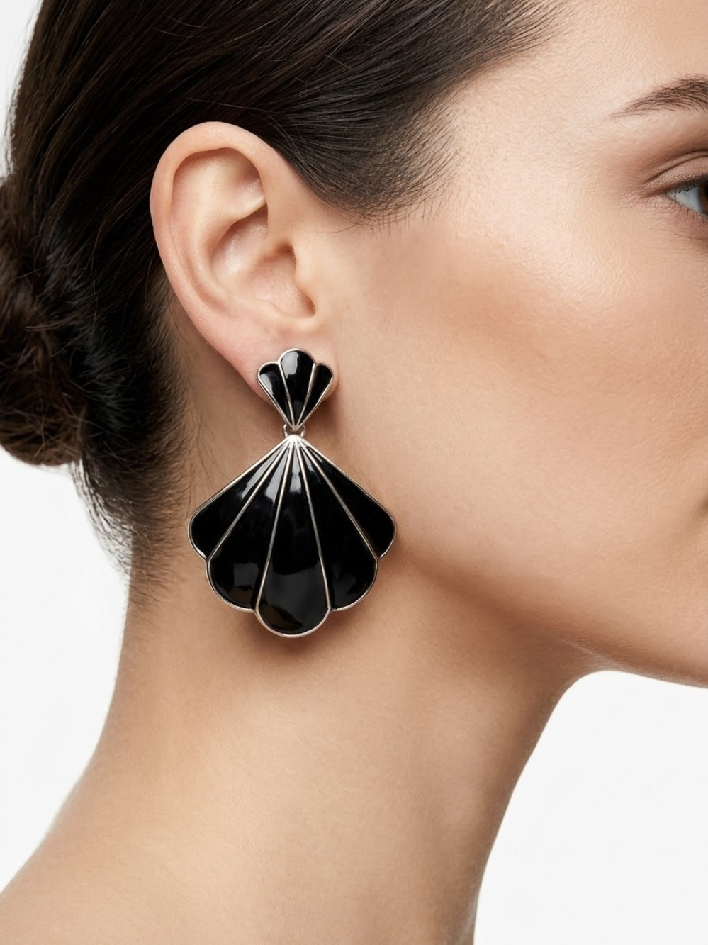 Vintage Black Shell Drop Earrings - Women's Fashion Jewelry
